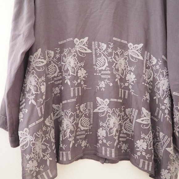Johnny Was Gray Embroidered Button Down Long Sleeve Tunic Top sz XL - Picture 5 of 5